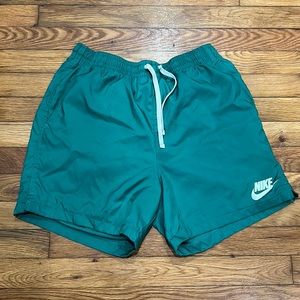 Nike. Size L. Green.